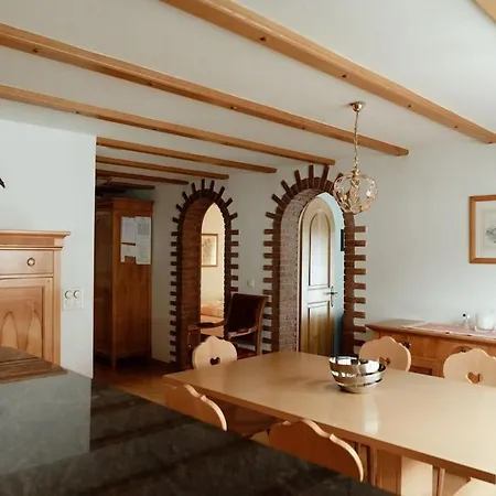 Cozy Chalet In 체르마트