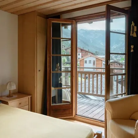 Cozy Chalet In 아파트 체르마트